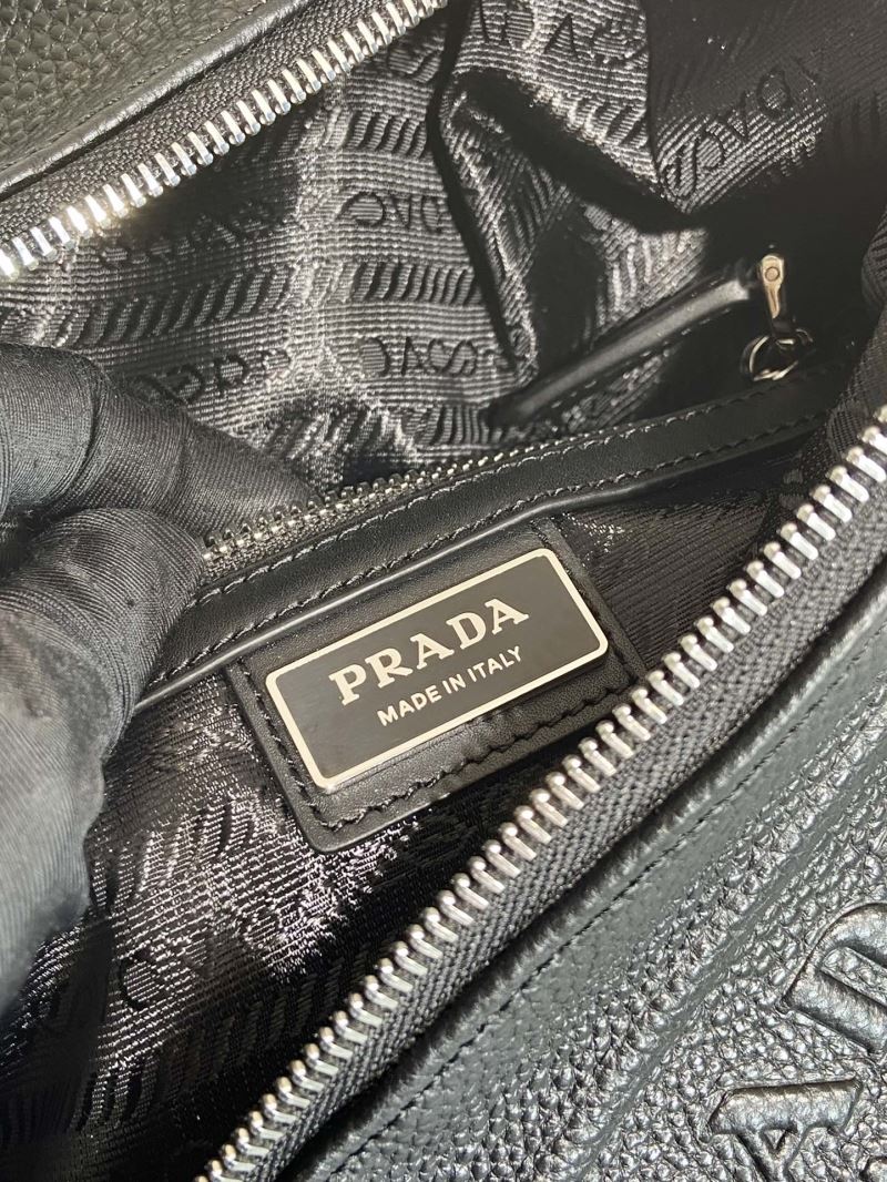 Pra*a triangle pouch